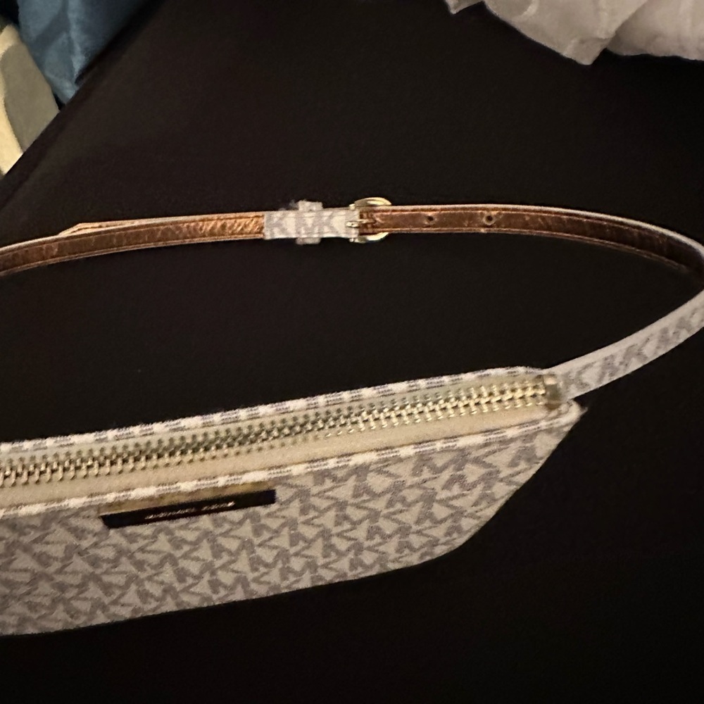 Michael Kors Stylish White Patterned Waist-Belted Bag belt is 33” - Picture 2 of 16